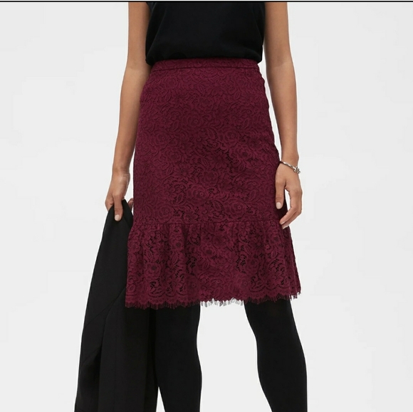 Banana Republic Dresses & Skirts - Banana Republic Lace Flounce Pencil Skirt